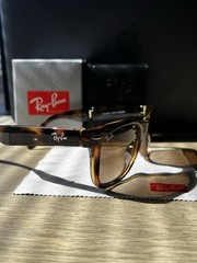 Ray-Ban RB4105 Folding WAYFARER 710/51 Tortoise Brown Lenses 50mm