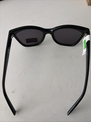 Harper Roe Women’s Black Cat Eye Sunglasses 55-20-144 HR1000WM