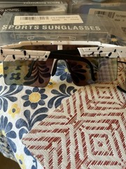Unisex Oversized Sport Glasses – UV400, C10 White Polka Dot