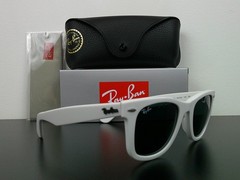 Ray-Ban RB2140 Original Wayfarer Classic Sunglasses Matte White 50mm Never Worn