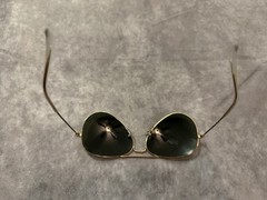 Ray-Ban Aviator Sunglasses Gold Metal Frame Green Tinted Glass Lenses