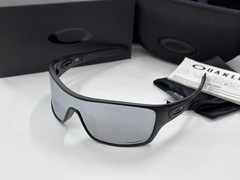 New Oakley Turbine Rotor OO9307 Men’s Sunglass Black Frames/Silver PRIZM Lenses