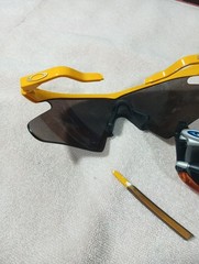 Vintage Oakley Sunglasses Lot Broken Pair Other One Is Nice Free Shipping TD1D