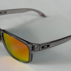 Oakley Holbrook XL Sunglasses Grey Smoke Frame Prizm Ruby Polarized With Box