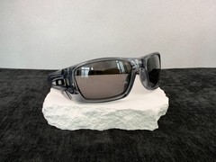 New Oakley Sunglasses Fuel Cell OO9096-02 Clear Grey/Grey