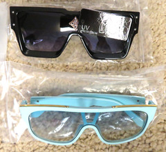 Lot of 6 pairs of Unisex Sunglasses, New in plastic bags or with tags, nice lot
