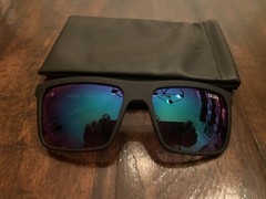 QUAY Sunglasses Polarized Let It Run 145 126 58 18 145 Black Matte Blue Lens NEW