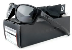 New Oakley CHAINLINK Sport Sunglasses | Covert Matte Black / Polarized Gray Lens