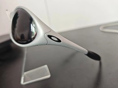 Oakley Eye Jacket Polarized Sunglasses Silver Frame Black Lenses Vintage Style