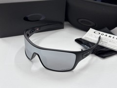 New Oakley Turbine Rotor OO9307 Men’s Sunglass Black Frames/Silver PRIZM Lenses