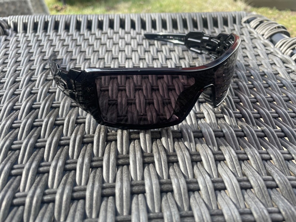 Used Oakley Oil Rig II 03-460 – Polished Black Frame – Warm Grey Lenses