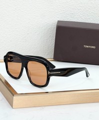 TOM FOR MODEL FT1324 Sunglasses SIZE：56口16-140 NEW w / Case