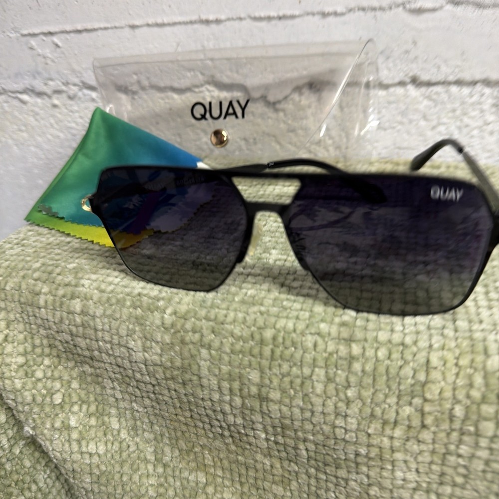 Quay Backstage Pass Polarized Men’s Matte Black Navigator Sunglasses – QU 001080