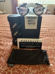 Oakley Madman Men’s Sunglasses X Metal Dark carbon Iridium Polarized -New