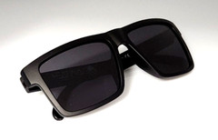Men’s Polarized Square Sunglasses Matte Black Frame Dark Smoke Lens Z80 NIB