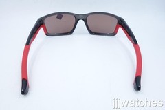 New Oakley Chainlink Gray Smoke Red Iridium Polarized Rx. Sunglasses OO9247-10