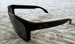 Oakley Holbrook Men’s Rectangular Sunglasses Black/Gray Tinted 57-18 137
