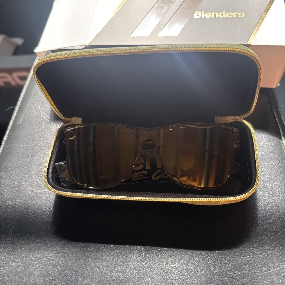 BLENDERS SUNGLASSES DEION Sanders Prime Time Model Limited Edition GOLD – NEW