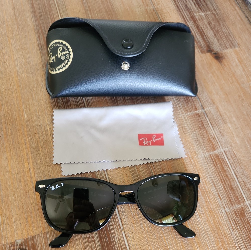 Ray-Ban Polarized Black New Wayfarer Classic Low Bridge Fit RB2132F unisex