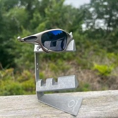 Retro style Oakley Juliet X-Metaletaletal polarized sunglasses with dark blue le