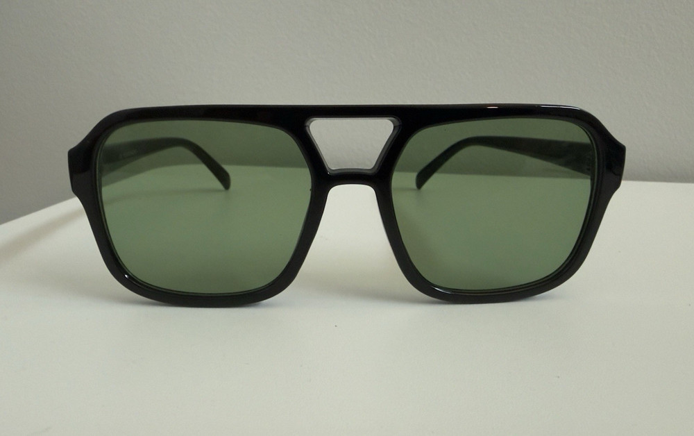 Men’s Rectangular Sunglasses Black Plastic Frame Green Tinted Plastic Lenses