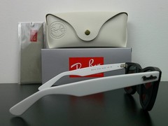 Ray-Ban RB2140 Wayfarer Classic Sunglasses Matte White/Black 50mm Never Worn