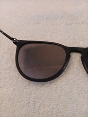 Pre-Owned Ray-Ban Erika RB4171 622/T3 54mm Polarized Black/Gray w/ Case See Pics