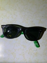 Ray-Ban Wayfarer RB2140 1110 Green and White – Very Good Condition