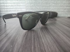 Ray Ban Wayfarer RB2140 901 54[]18 145mm Glossy Black W/Hard Case