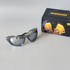 Oakley Lateralis oo9431-02 Sunglasses translucent grey frame grey Prizm lenses