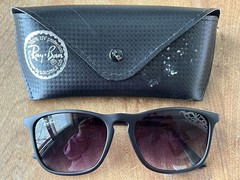 Ray-Ban Chris Polarized Sunglasses – Black / Gray Gradient Lens With case
