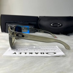 Oakley Holbrook Sunglasses Grey Smoke Frame Polarized Black Lens UV400 New