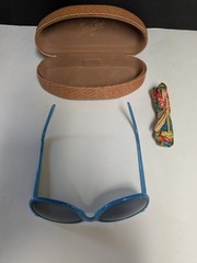 Maui Jim Sunglasses Ocean Blue. With Case and cloth.