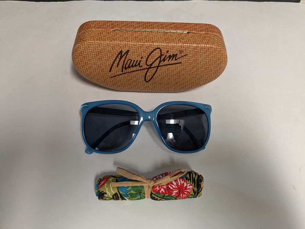 Maui Jim Sunglasses Ocean Blue. With Case and cloth.