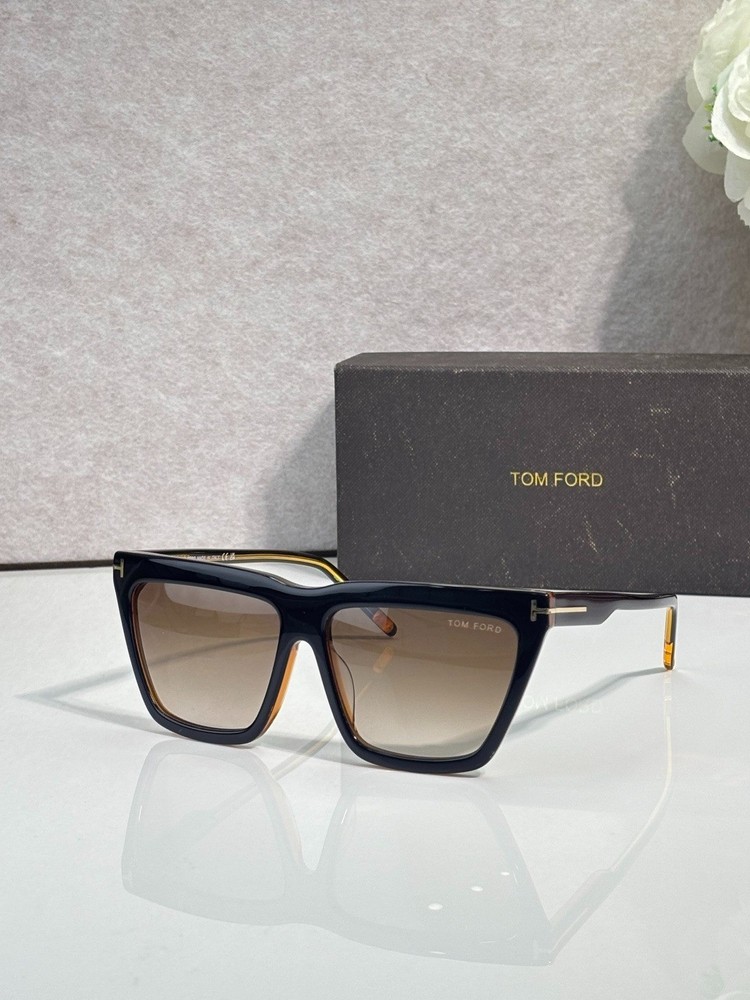 TOM FORD – MODEL: FT1110 – Unisex Sunglasses 56-14-140