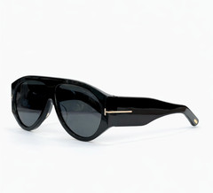 Tom Ford Bronson Sunglass TF1044 Black lens 60-12-140mm New