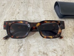 EYEKONIK TORTOISE RECTANGULAR PLASTIC SUNGLASSES W/ CASE-UNISEX ADULT