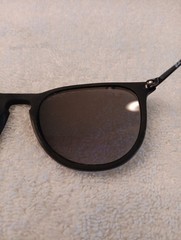 Pre-Owned Ray-Ban Erika RB4171 622/T3 54mm Polarized Black/Gray w/ Case See Pics