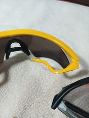 Vintage Oakley Sunglasses Lot Broken Pair Other One Is Nice Free Shipping TD1D