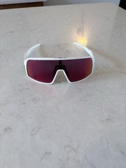 Oakley Men’s Shield Sunglasses White Plastic Frame Purple Mirrored Lens w/ Case