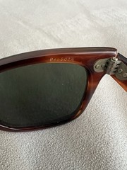 VINTAGE B&L RAY BAN GLOSSY THICK TORTOISE WAYFARER 5024 SUNGLASSES 80s