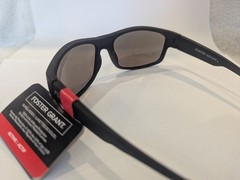 Foster Grant Matte Black w Gray/Blue Tint Lenses Sunglasses 100% UVA/UVB