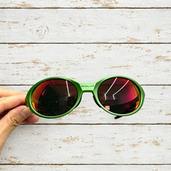 Oakley Eye Jacket Redux OO9438 Polarized Sunglasses Green Frame Red Lenses