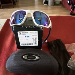 Oakley Men’s Wrap Sunglasses White Plastic Frame Blue Mirrored Lenses 0009019