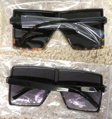 Lot of 6 pairs of Unisex Sunglasses, New in plastic bags or with tags, nice lot