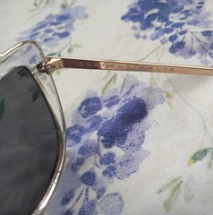 QUAY Australia FRENCH KISS Clear/Rose Mirrored Sunglasses