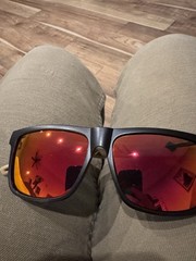 Men’s Square Sunglasses Black Frame Wooden Arms Red Mirrored Lenses Lightweight
