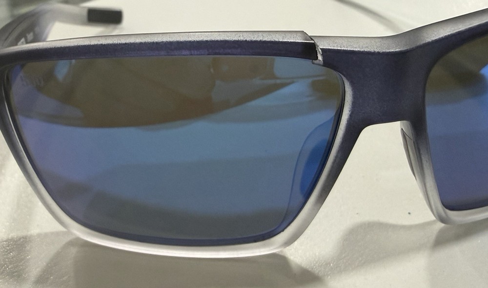 Costa Del Mar Rincon 580G Midnight Blue Frame, Gray Gradient Glass Lenses