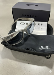 Oakley Holbrook Polarized Sunglasses Wood Grain Frame Silver Mirror Lens UV400