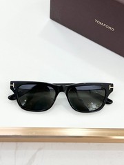Tom Ford Penn-02 Sunglasses TF1362 01N Black/Gray 43-16-145mm With Case New